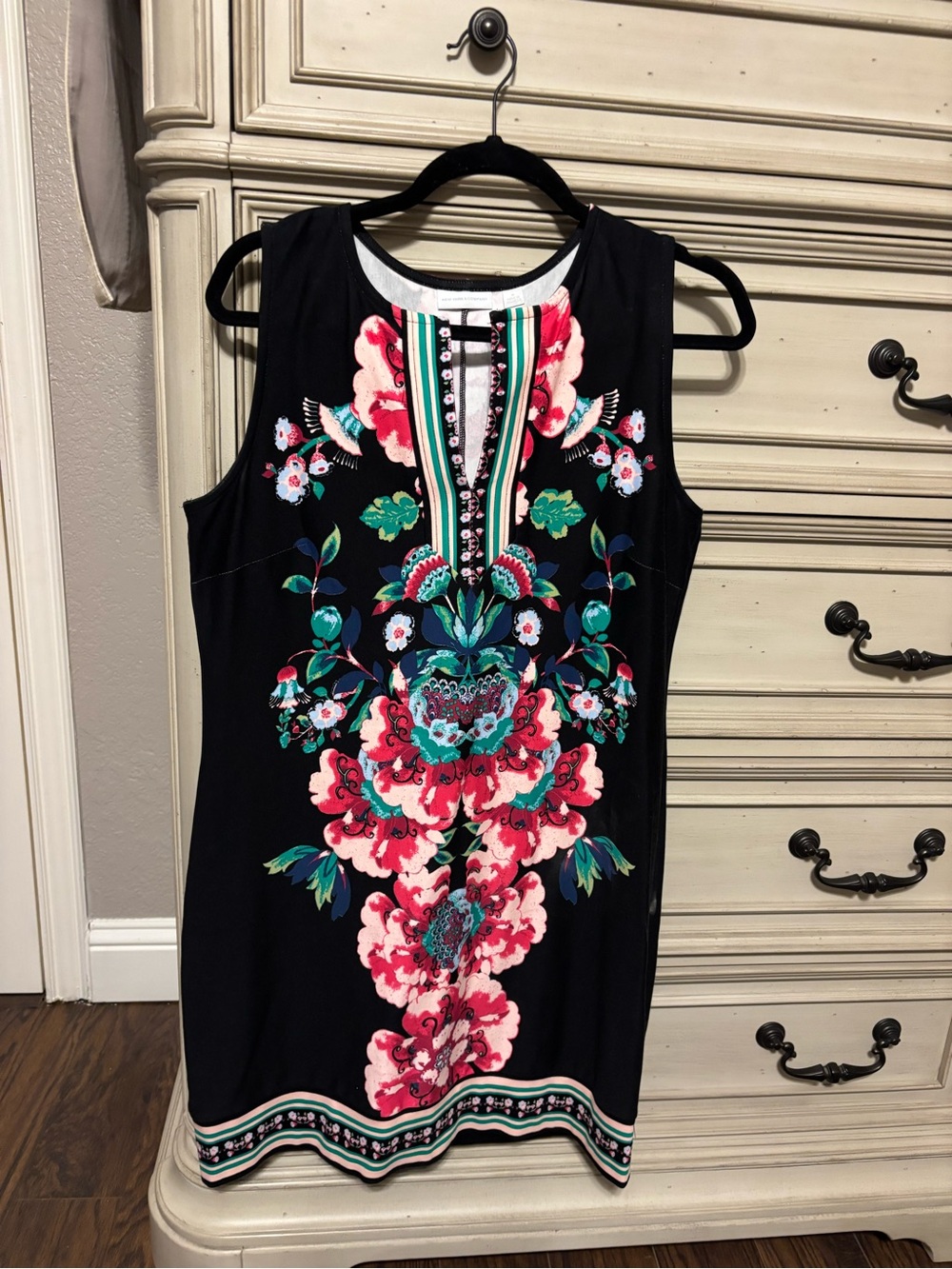 New York & Company Black Floral-Print Sleeveless Shift Dress